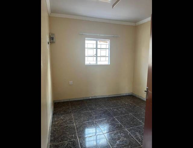 2 BEDROOM PROPERTY TO RENT IN GOLF VIEW